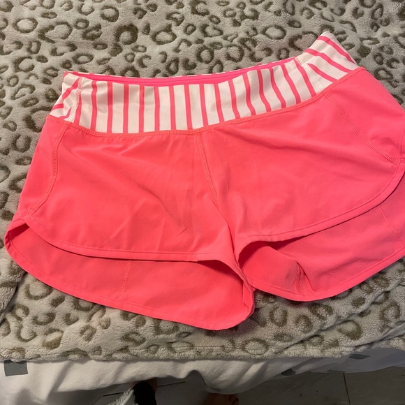 Lululemon Speed Up Shorts 2.5 - Picture 2 of 5